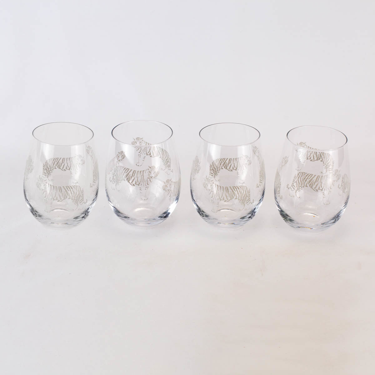 Tiger on the Prowl Wine Glass | 16oz