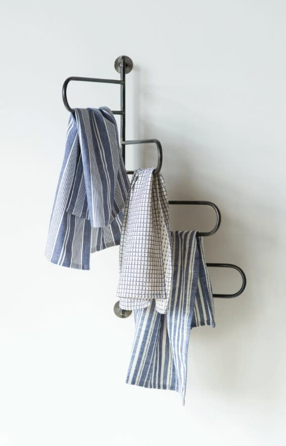 Metal Swivel Wall Rack