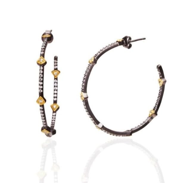 Signature Arrow Station Hoop Earrings Silver