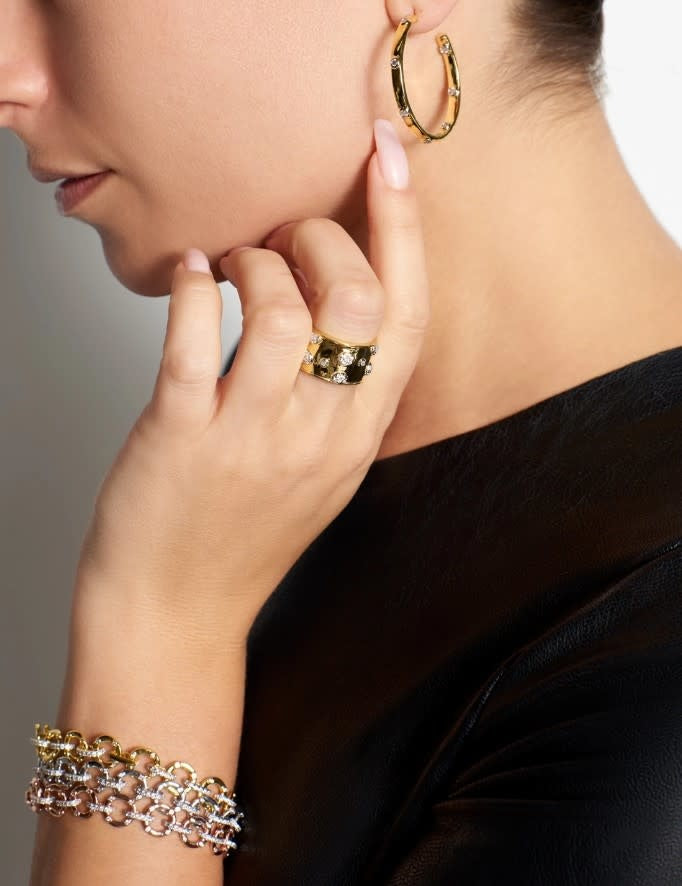 Radiance Chunky C-Hoop Earring-Small