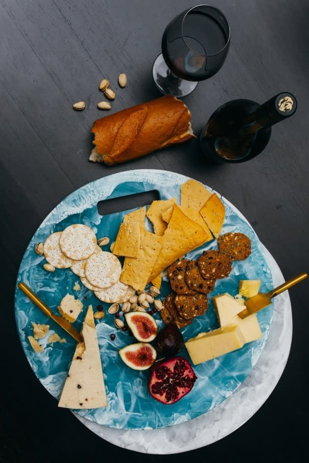Resin Round Platter/Cutting Board | 15.75in