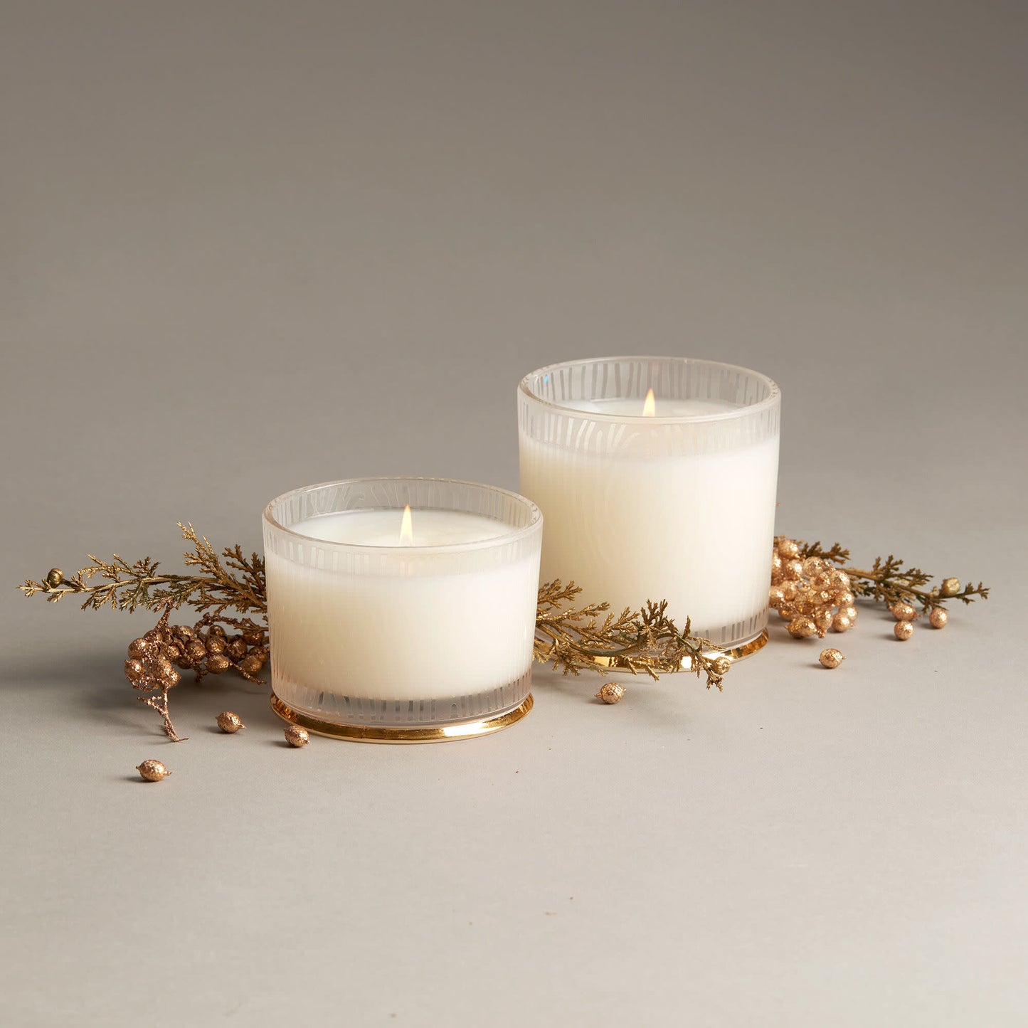 Frasier Fir Frosted Wood Grain Candle | 16oz
