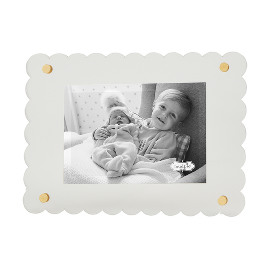 Scallop Acrylic Frame | Clear 5x7in