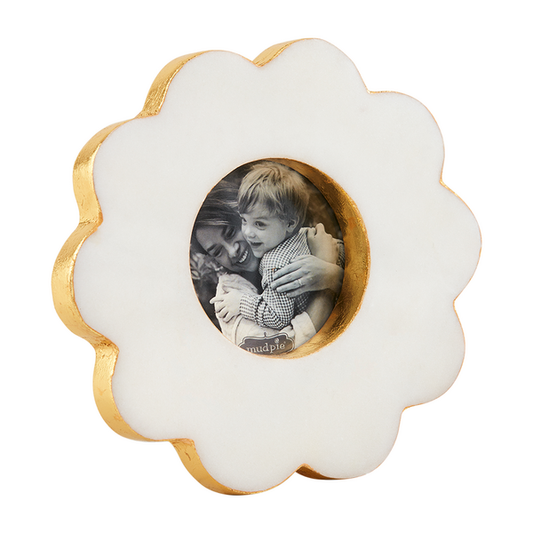 Marble + Gold Edge Scallop Picture Frame | 3x3in Round