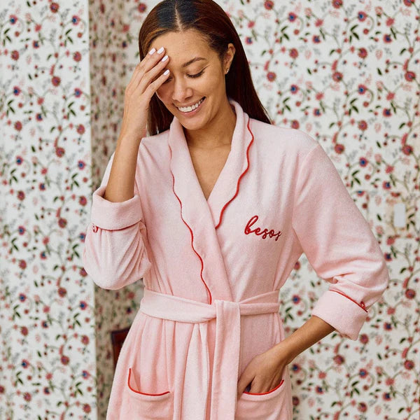 Weezie Towels Luxury Women's Long Scallop Lightweight Pink + Red Robe | Extra Small