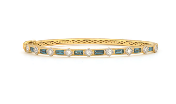 Lisse Diamond Kite Baguette Bangle
