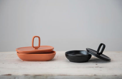 Stoneware Lidded Round Bowl | Black 4in