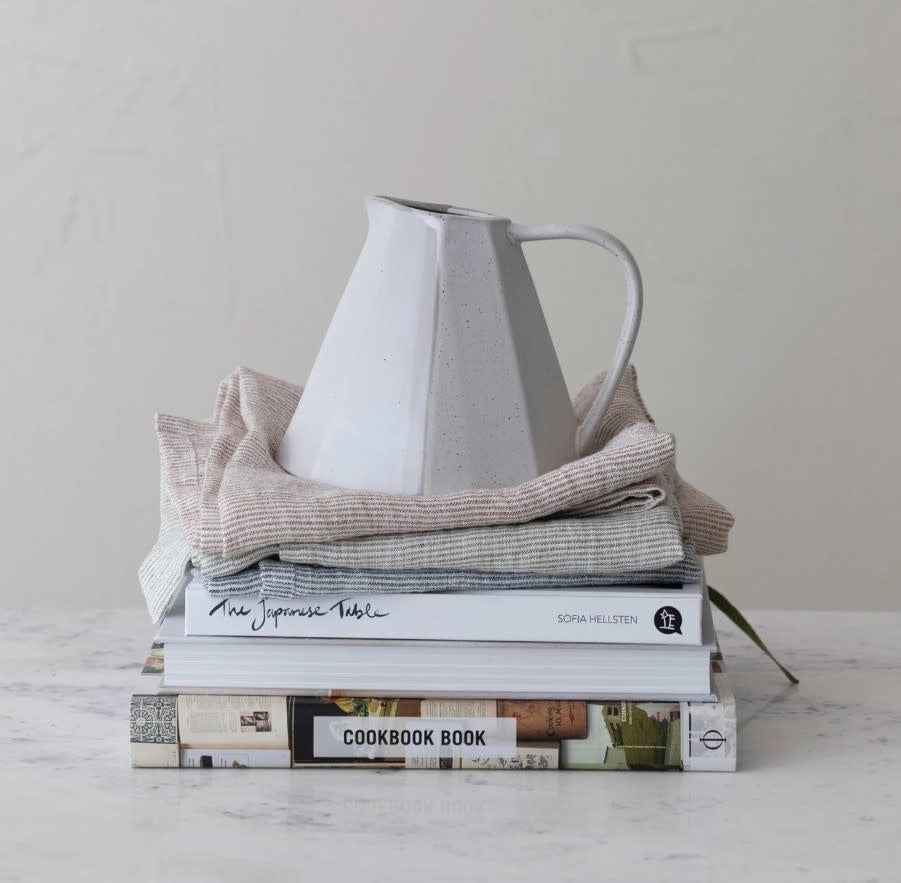 Stoneware Pleated Pitcher | Matte White 32oz