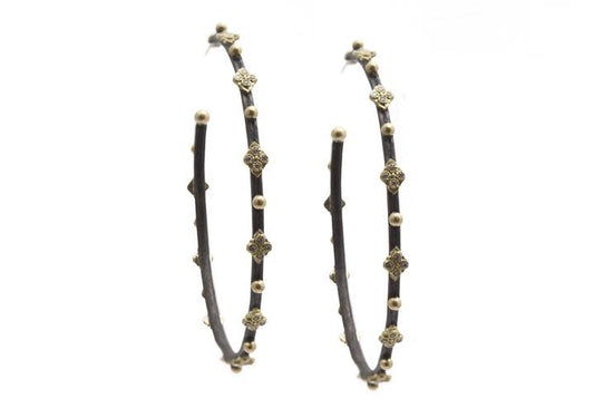 OW Diamond Side Hoop