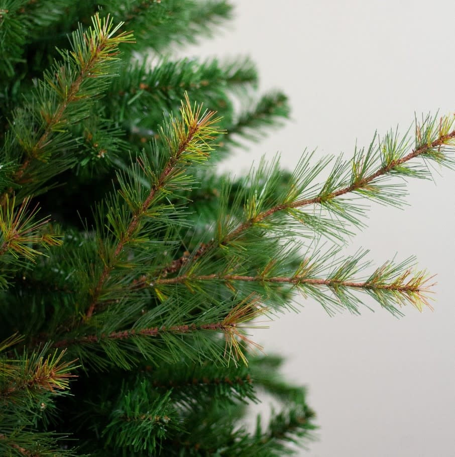 Pine Spray Branch | Green 43.25in